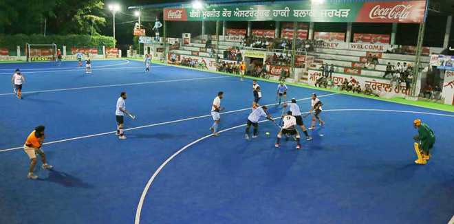 Jarkhar Academy, Ghawadi School enter hockey semis