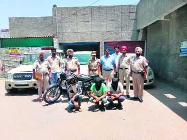 Gang of auto thieves busted, 3 held