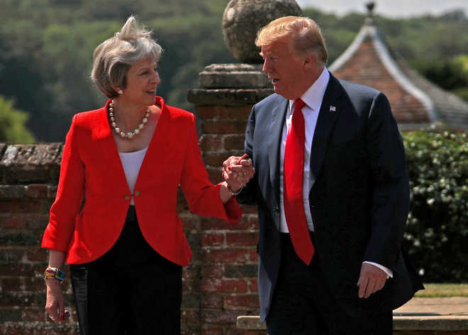 Trump urges Britain to go for no-deal Brexit if EU does not yield