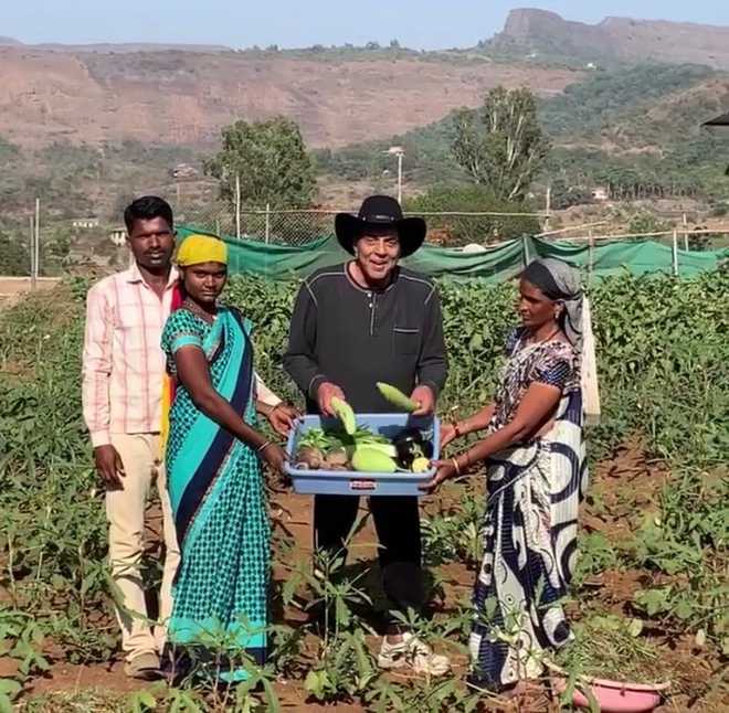 Dharmendra shows his latest farm produce on Instagram; people lap it up