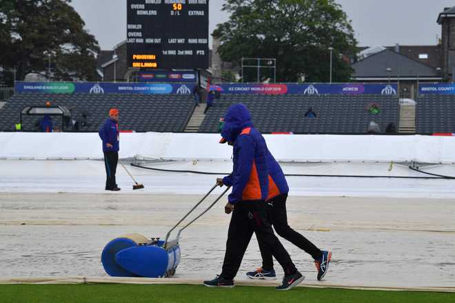 Pakistan, Sri Lanka split points after wash out