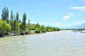 Farmers resent diversion of water to Pak