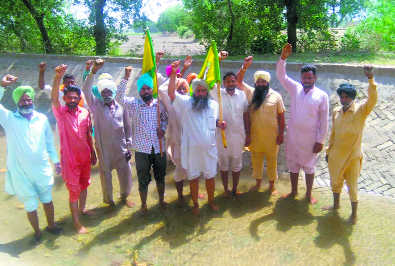 Canal water not released, farmers hold protest
