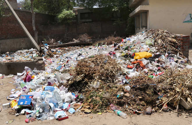 Bio-medical waste, heaps of garbage   eyesore at Civil Hospital mortuary