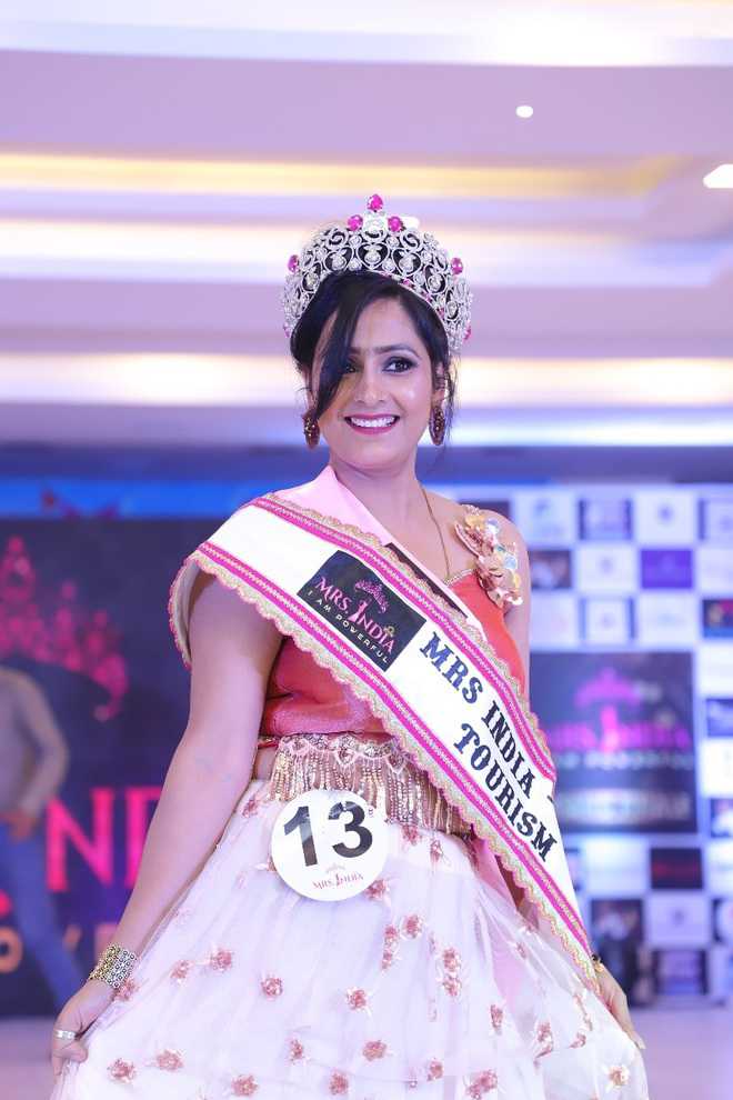Monica of Kangra wins Mrs India Tourism title