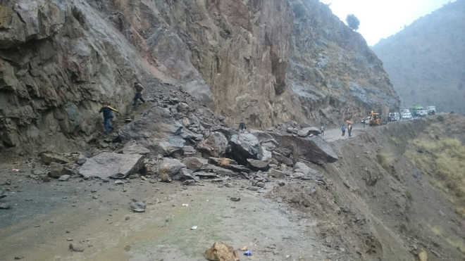 Landslide blocks Manali-Leh road