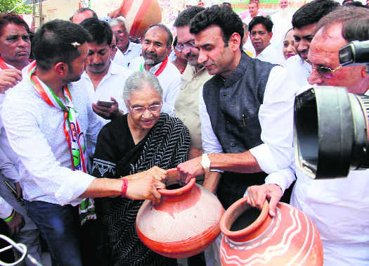 Cong takes to the streets over water, power  woes