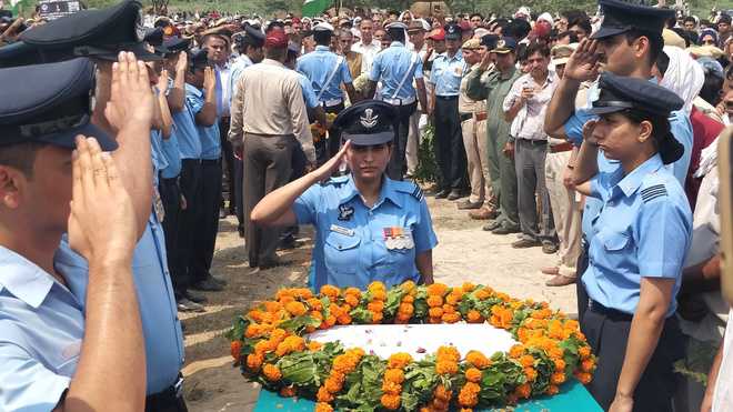Tearful adieu to IAF officers