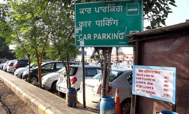 Hefty charges, residents opt for no-parking zones at rly station
