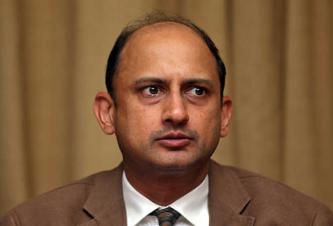 RBI Deputy Governor Viral Acharya quits months before term ends