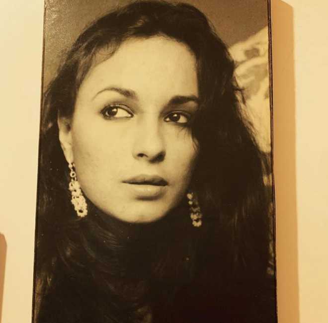 Soni Razdan shares throwback picture of herself, fans compare her to Alia Bhatt