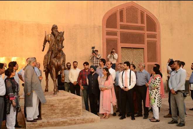 Life-size sculpture of Maharaja Ranjit Singh unveiled at Lahore Fort