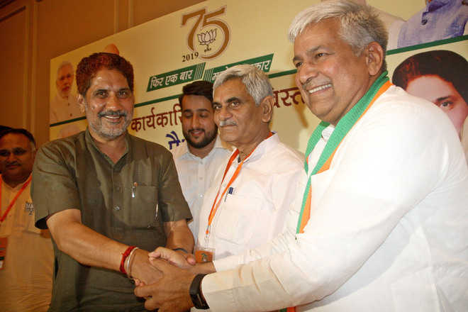 INLD Rohtak district chief Nandal joins BJP - The Tribune