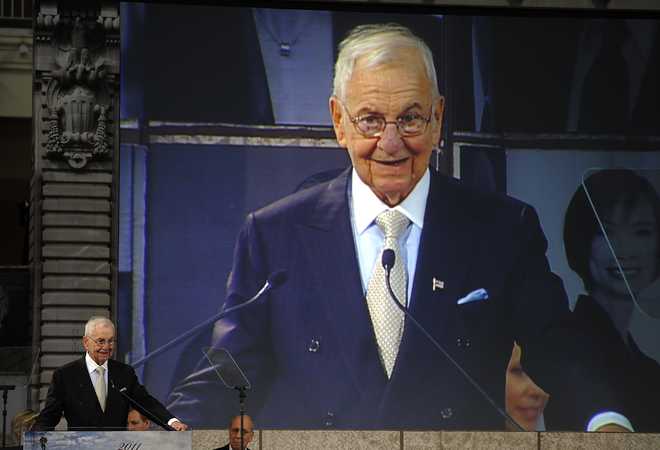 Auto industry icon Lee Iacocca dies at 94