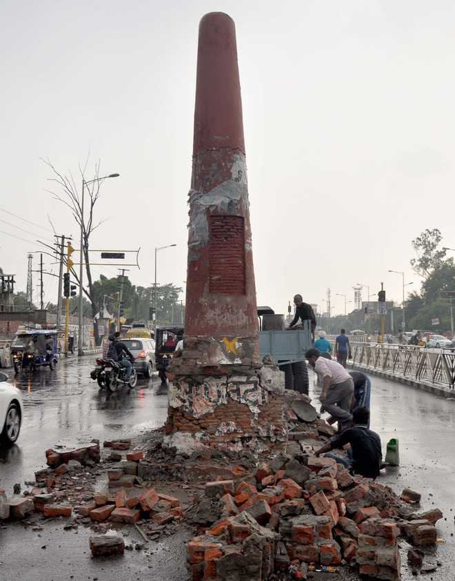 Repair work of kos minar starts finally
