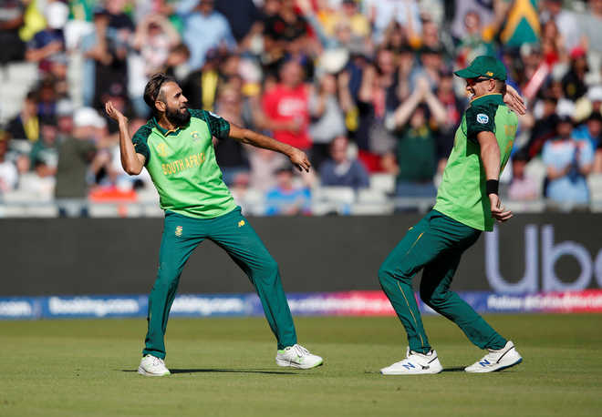 Australia lose to South Africa by 10 runs, second on points table