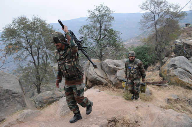 Two soldiers injured in Pak shelling
