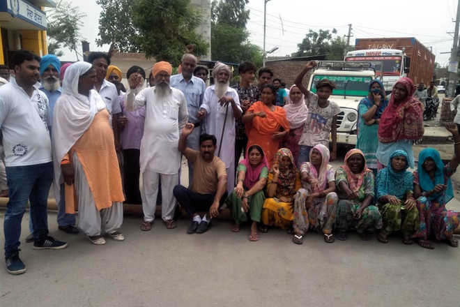No water supply, Sanguana Basti residents protest