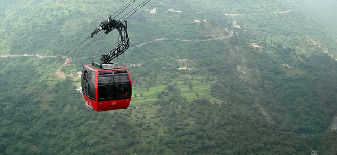 Manali hoteliers oppose ropeway to Rohtang Pass