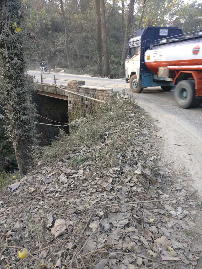 Century-old bridges on Mandi road in bad shape