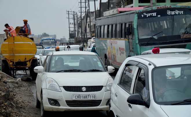 Incomplete flyovers take toll on commuters