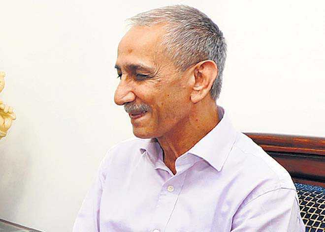 Dineshwar, Omar discuss state issues