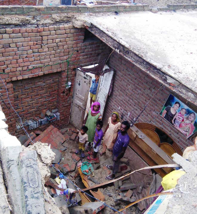 Five houses damaged in Abohar, survey ordered