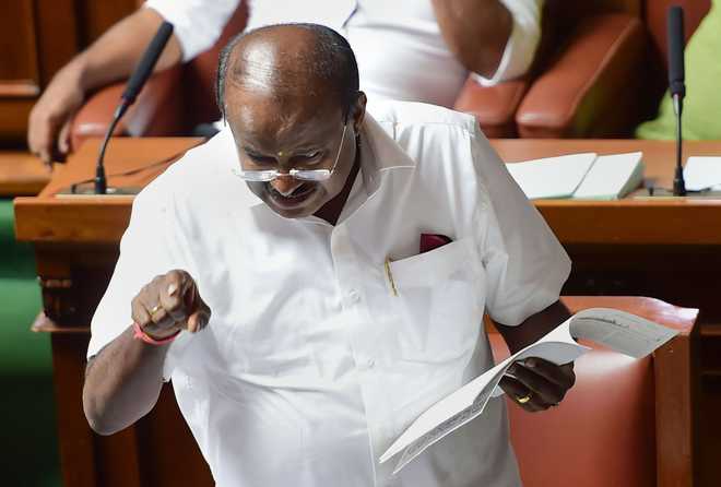 Karnataka trust vote: Kumaraswamy, Cong move SC against Guv