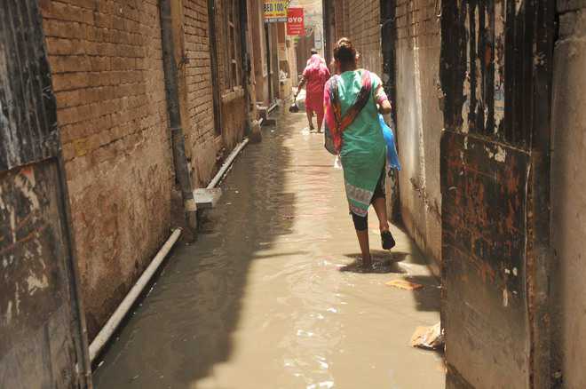 Failure of storm sewer triggers waterlogging