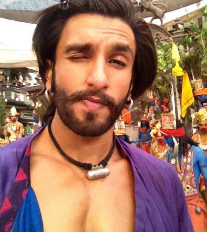 Ranveer Singh Shares 10 Selfies Asks ‘which Dudes Selfie Game Is The