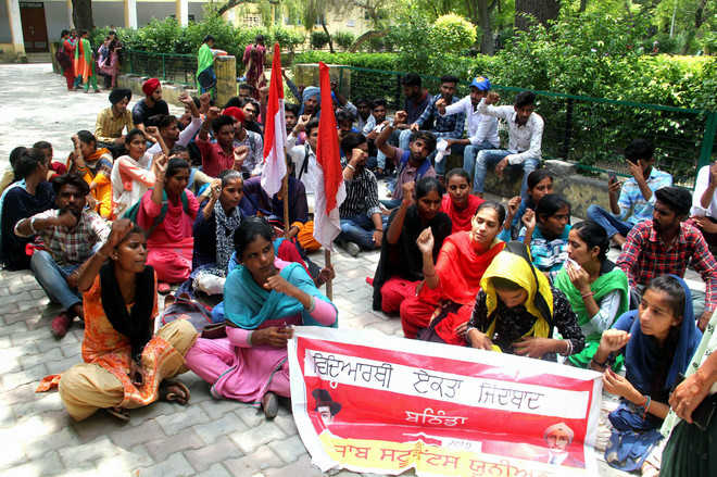 Students’ body ends protest after assurance of PTA fund wavier