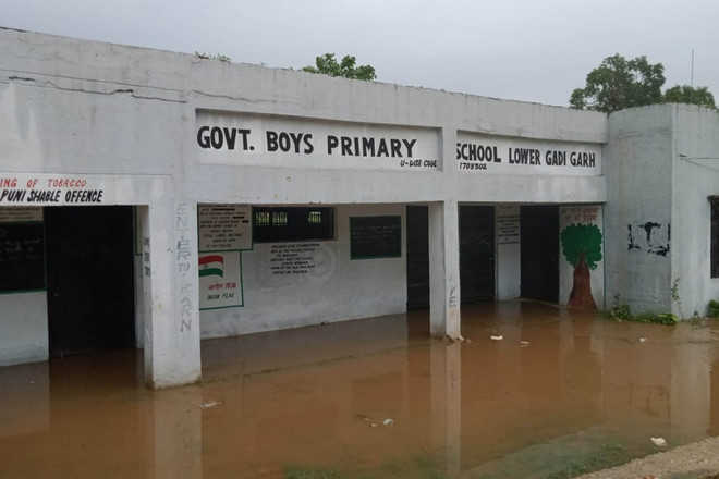17,000 government schools without boundary walls