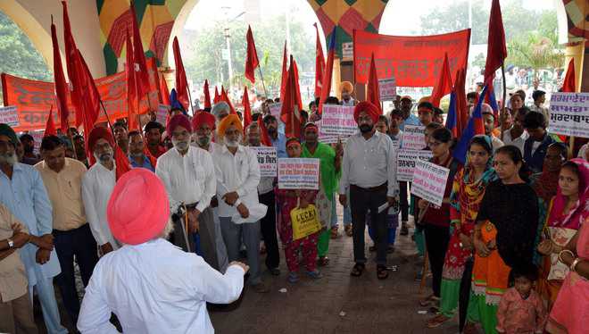 Trade unions hold protest against labour Bills
