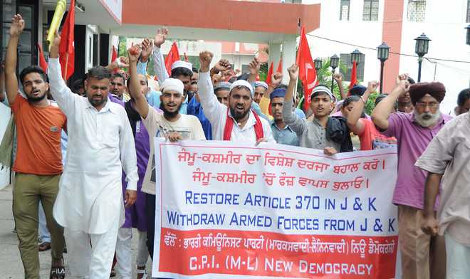 Repeal of Article 370: Left parties hold protest march