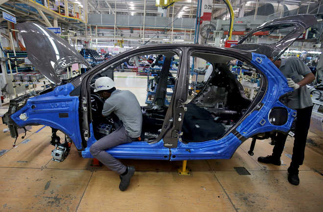 India''s auto crisis deepens, dealers cut 350,000 jobs