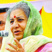 Ambika Soni donates land for armed forces institute