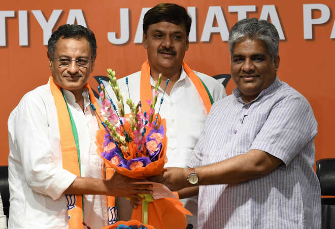 Nagar, Seth join BJP after quitting SP
