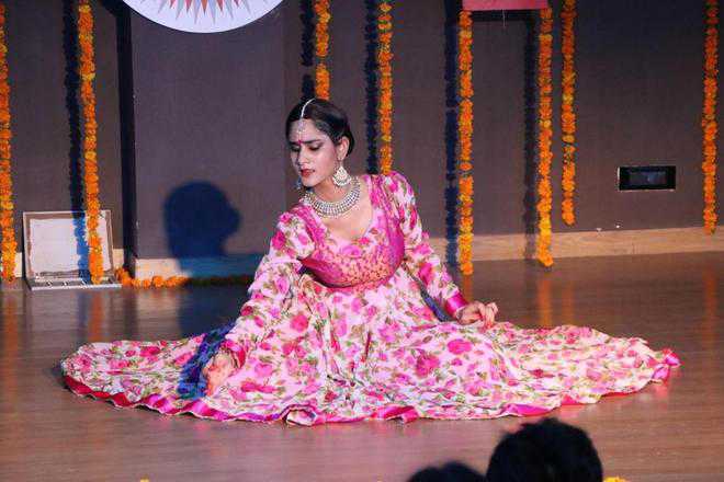 Kathak dancer highlights struggle of young girl