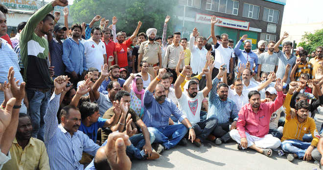 Dalit leaders protest demolition of Guru Ravidas temple in Delhi