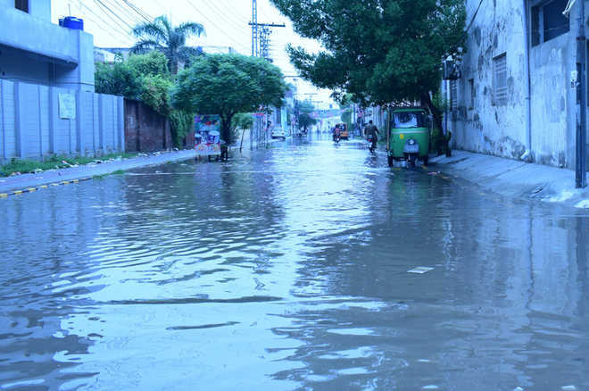 28 people killed in heavy monsoon rains in Pakistan