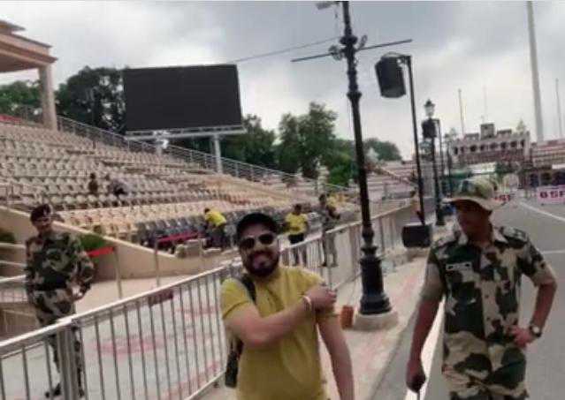 Mika Singh chants ‘Bharat Mata Ki Jai’ as he returns from Pakistan