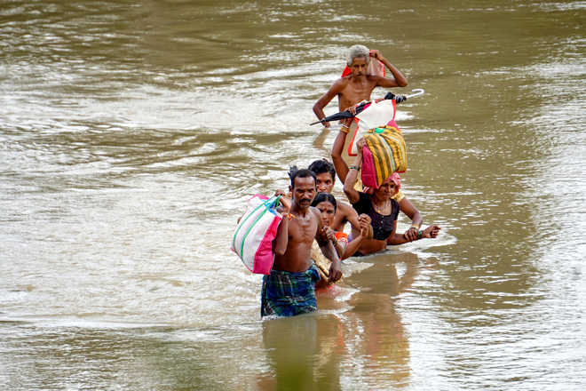 Flood toll at 241 in five states, water receding from several parts of Kerala, Maha