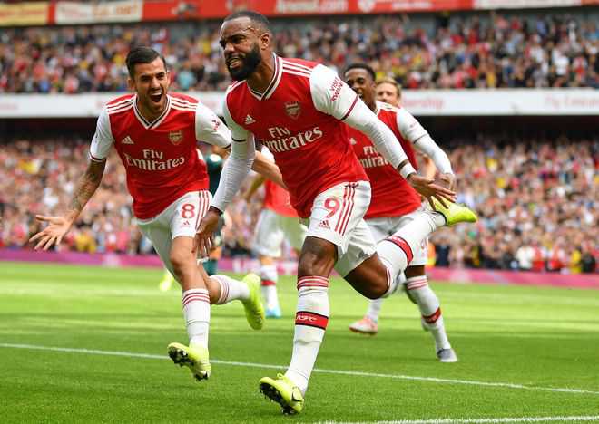 Arsenal 3-1 Burnley: Pierre-Emerick Aubameyang keep Gunners in top