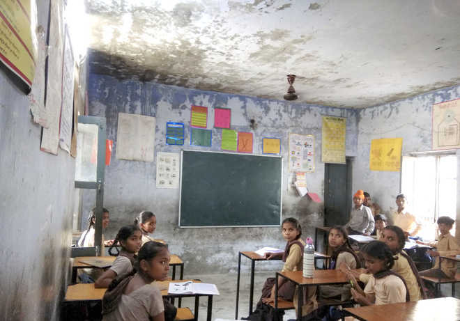 Unsafe building poses threat 
to government school students