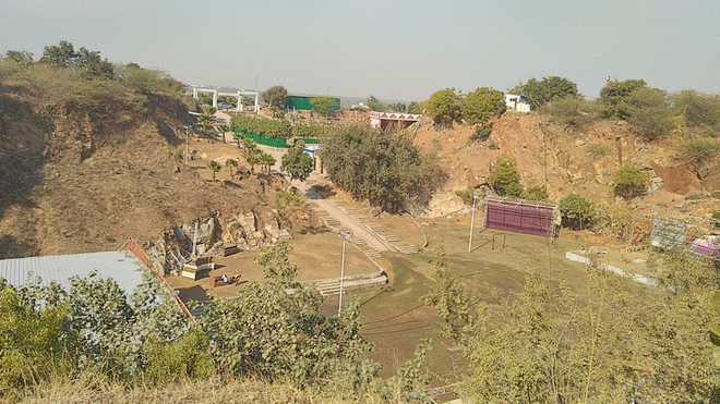 Demolition of illegal structures  in Aravalli forest put on hold
