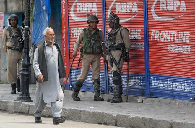 Day-time relaxations continue in Kashmir; students stay away from schools