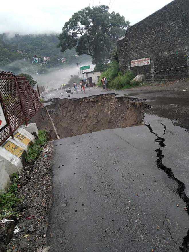 Rain subsides, 588 roads still blocked : The Tribune India