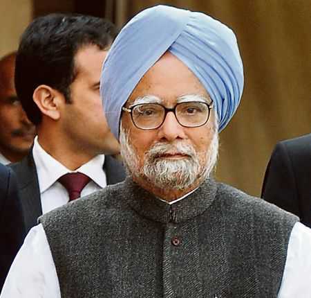Manmohan Singh takes oath as Member of Rajya Sabha