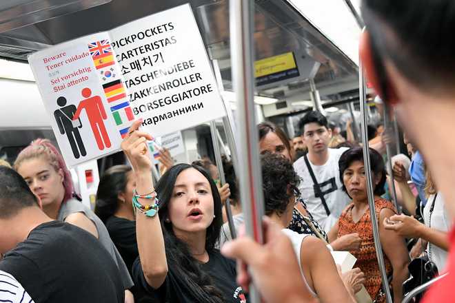 Tourism hotspot Barcelona alarmed by crime surge
