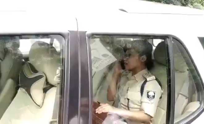 Controversy over police officer using pol party leader’s vehicle for official work